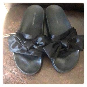 Steve Madden Bow Sandler’s